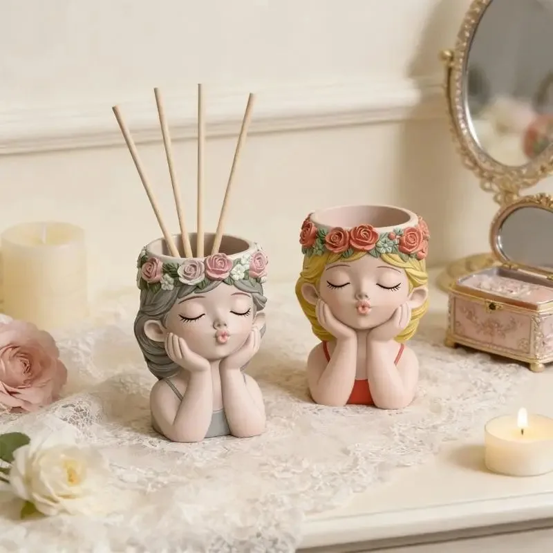 Pouting Girl With Flower Crown - Echeveria Succulent 评论和价格